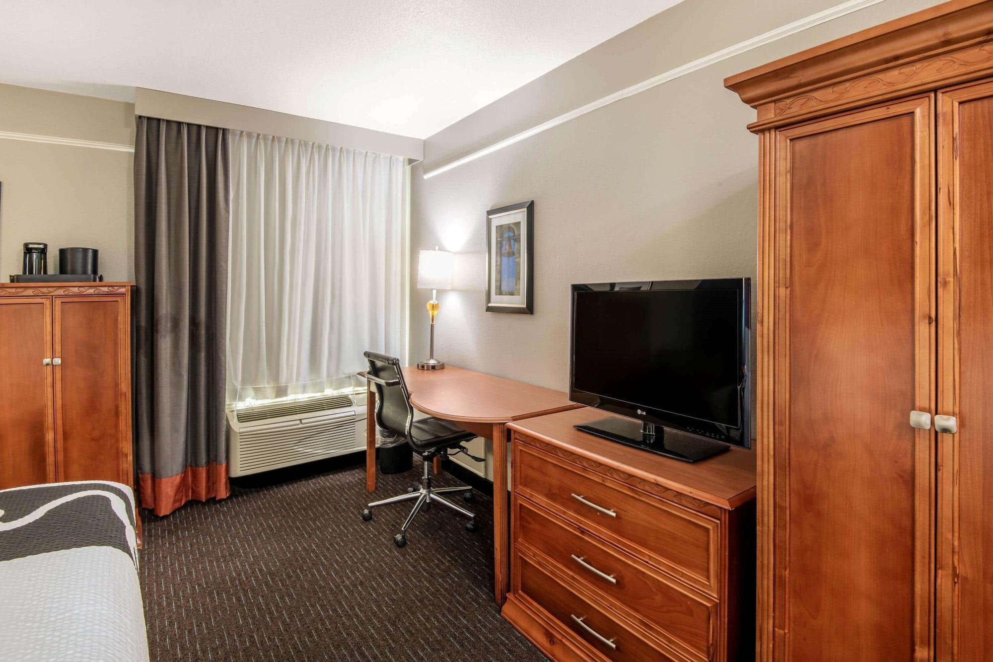 La Quinta Inn By Wyndham San Antonio Brooks City Base Exterior foto