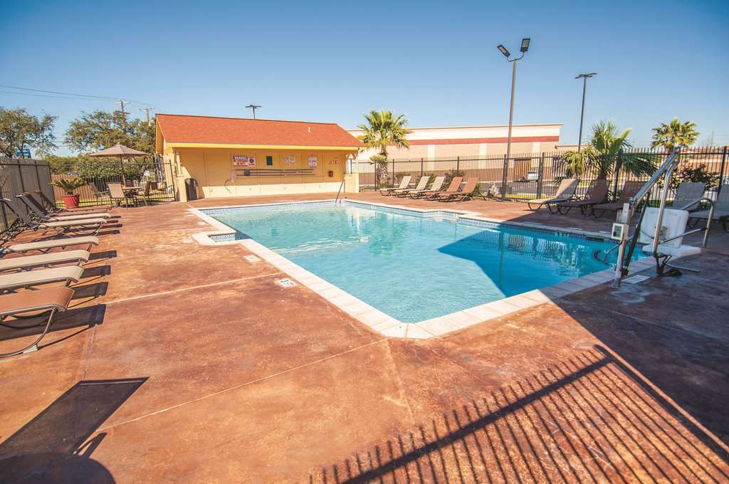 La Quinta Inn By Wyndham San Antonio Brooks City Base Einrichtungen foto