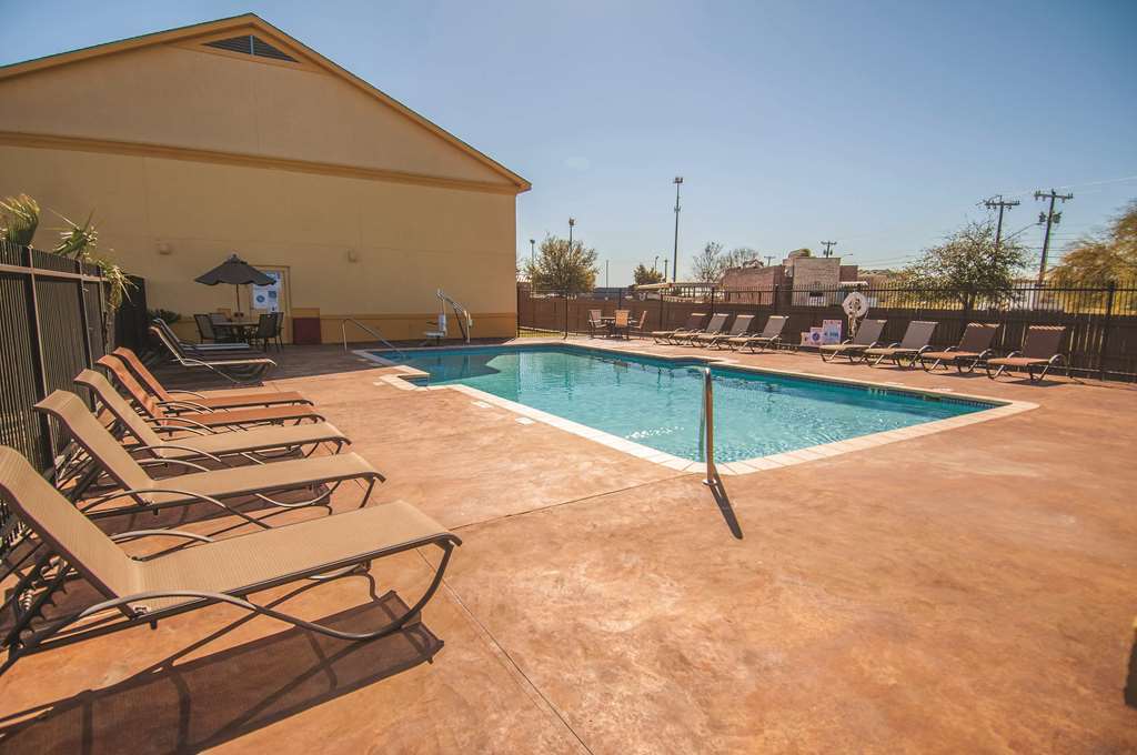 La Quinta Inn By Wyndham San Antonio Brooks City Base Einrichtungen foto